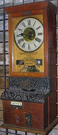 Orologio timbracartellino di Bundy del 1889